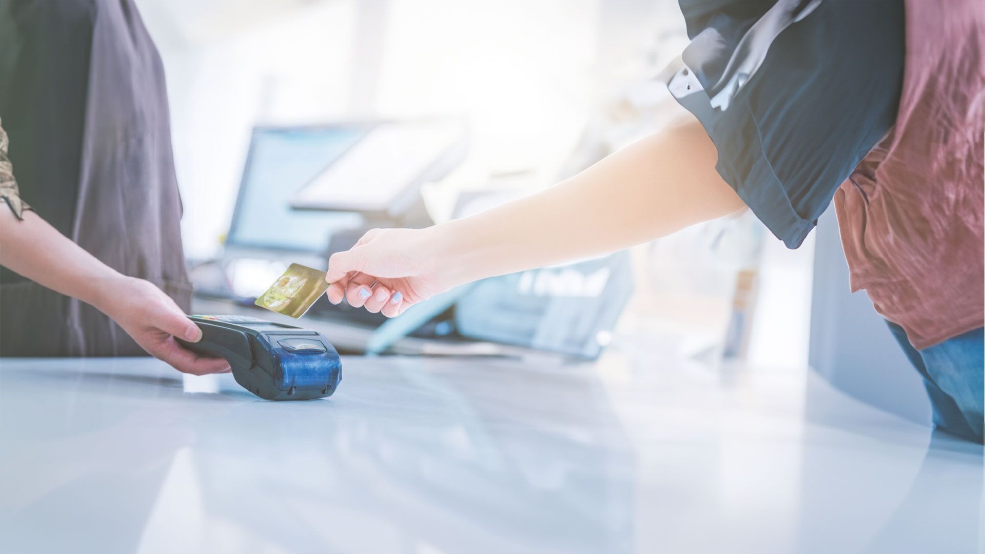 ¿Chau descuento en efectivo? Eliminan retención a cuenta de IVA y Ganancias en los comercios