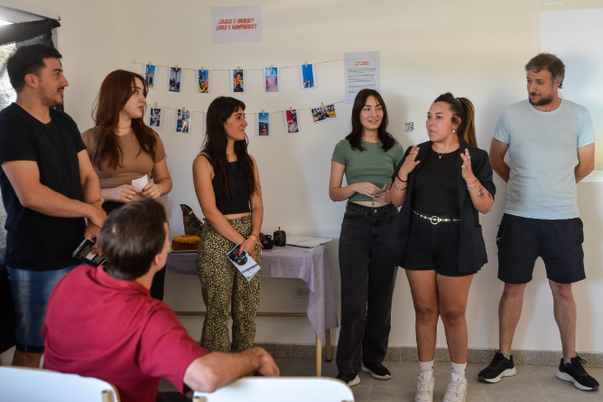 Alumnos de la cátedra “Lenguaje Fotográfico” expusieron sus trabajos para cerrar el año en el Centro Universitario Chascomús