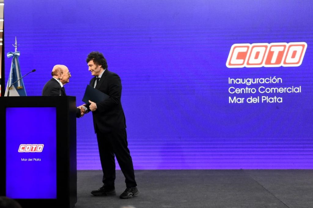 Milei aseguró en Mar del Plata que “vienen tiempos prósperos” aunque “hay monos que piden un golpe”