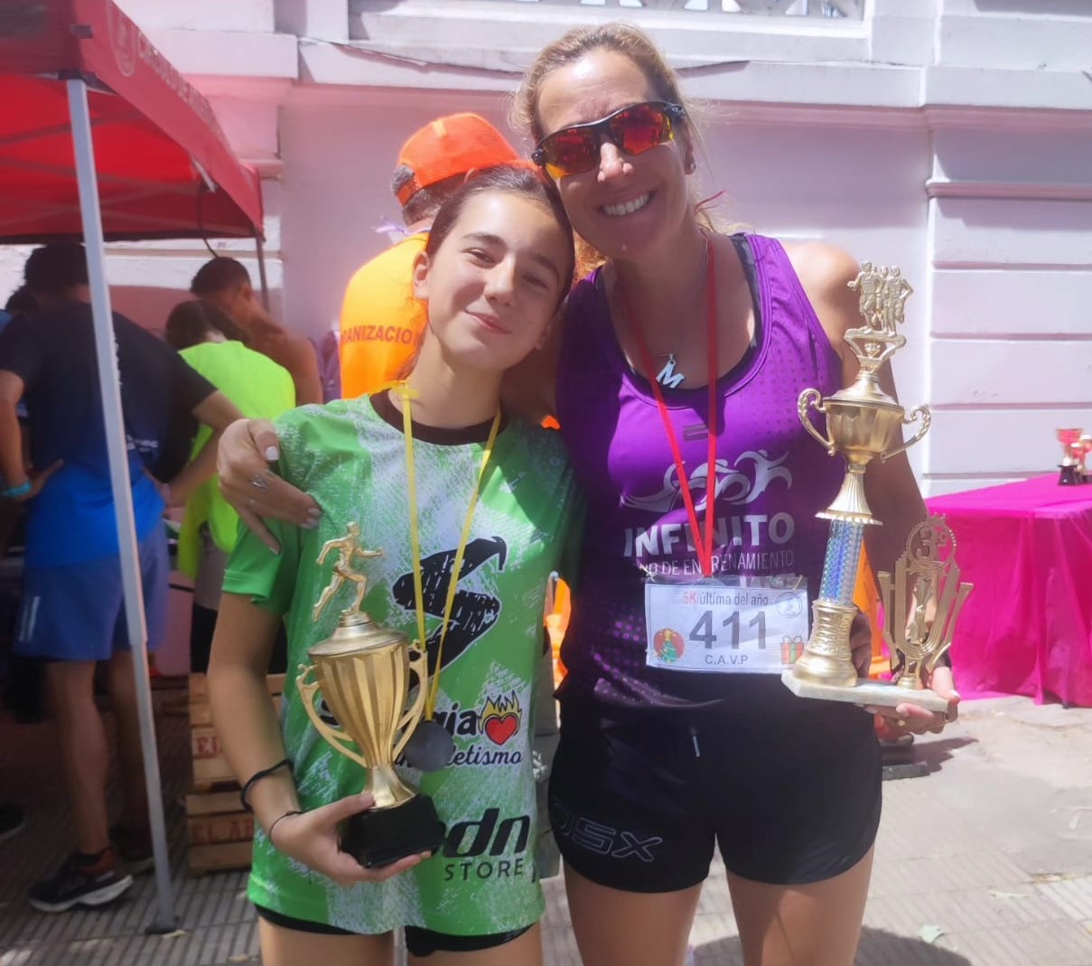 Mili Luque y Juana Girard Madoux brillan en La Plata: Madre e hija subieron al podio en “La Última del Año”