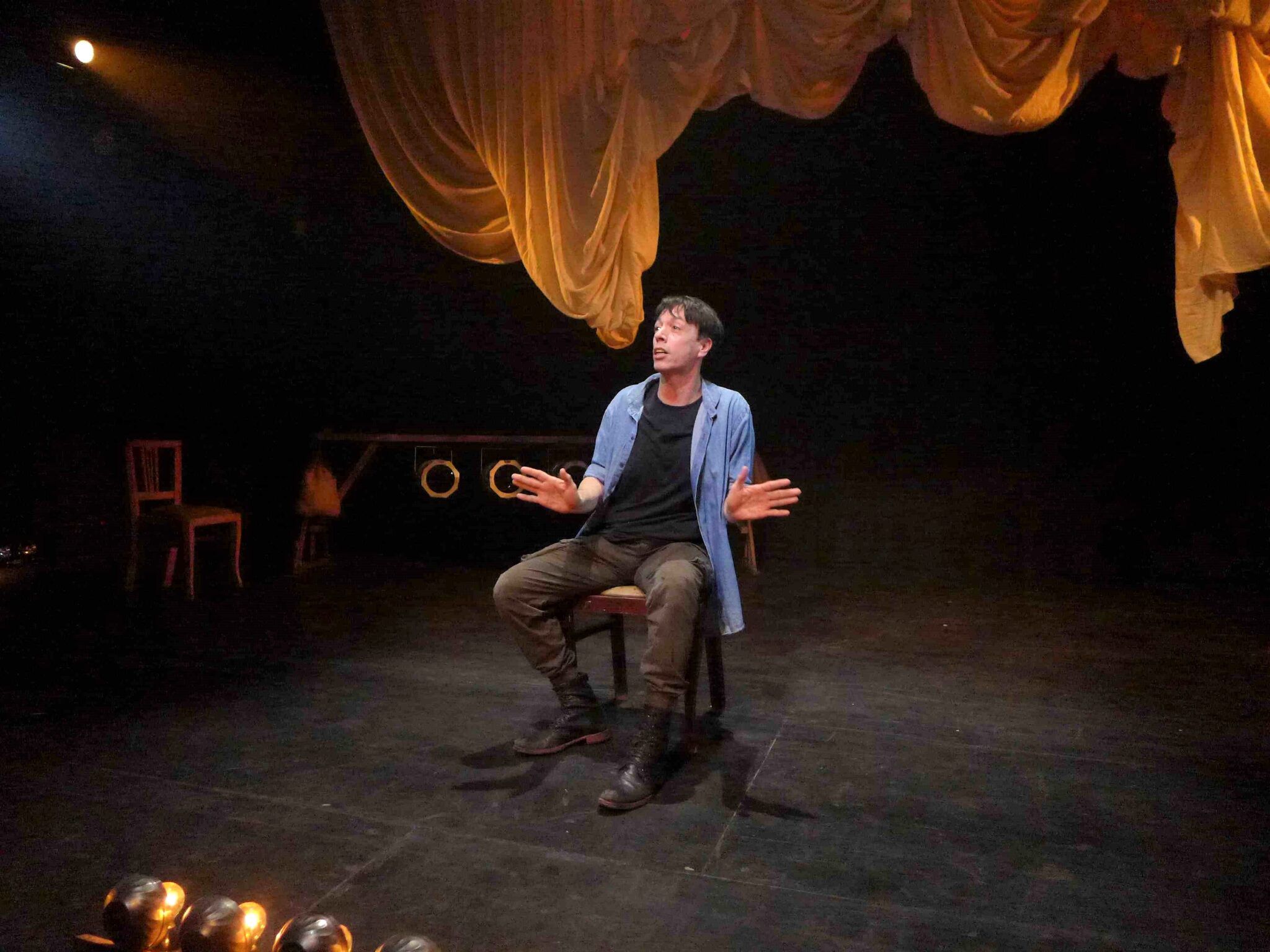 Temporada teatral de verano en el Brazzola: Promoción especial de 2×1 para “El brote”