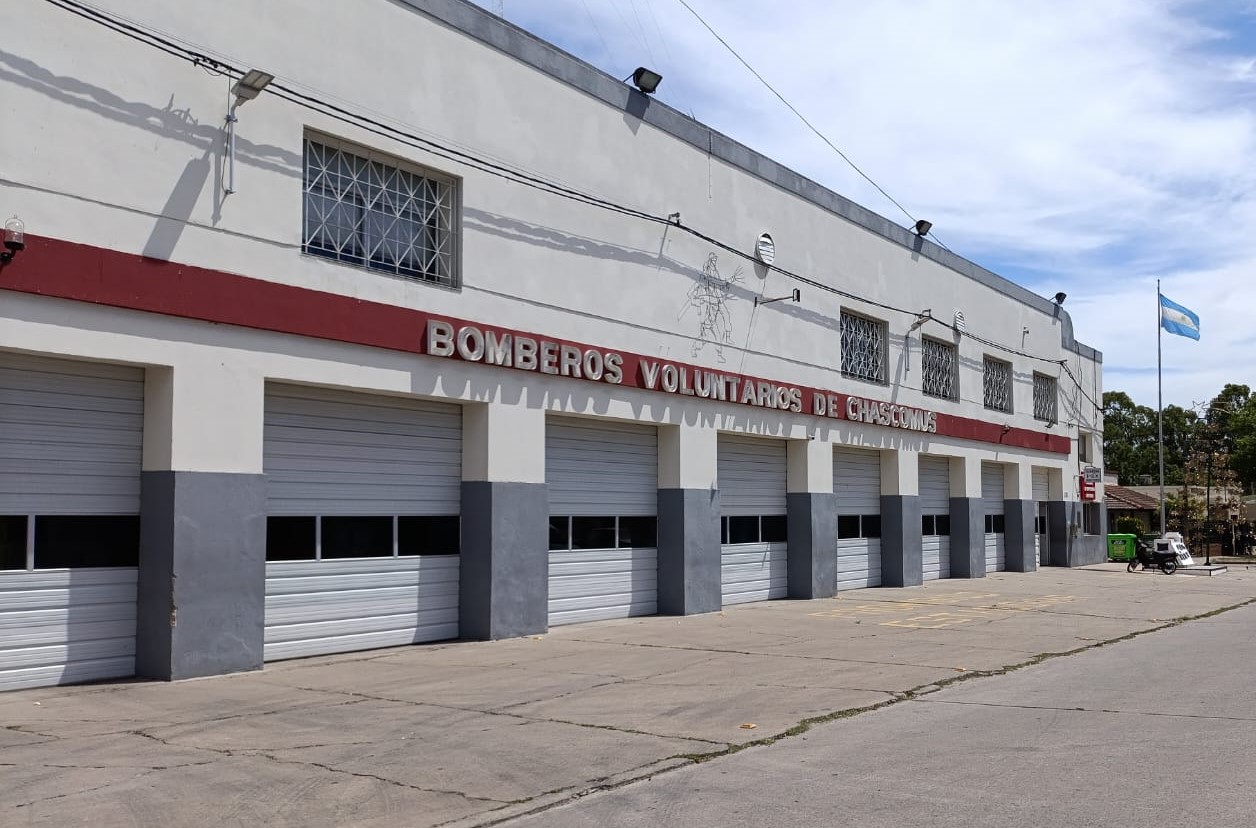 Los Bomberos Voluntarios de Chascomús siguen creciendo: llega una nueva unidad al cuartel
