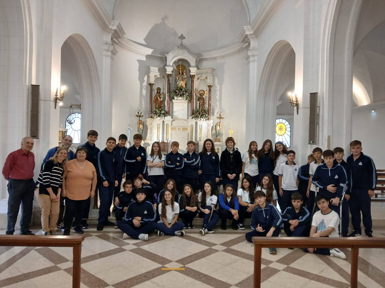 Enriquecedora visita educativa a la Iglesia Catedral y muestra de arte local