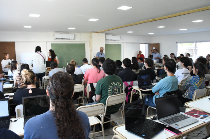 Se realizó la charla informativa para los setenta y cuatro ingresantes a la Diplomatura de la UBA en Chascomús