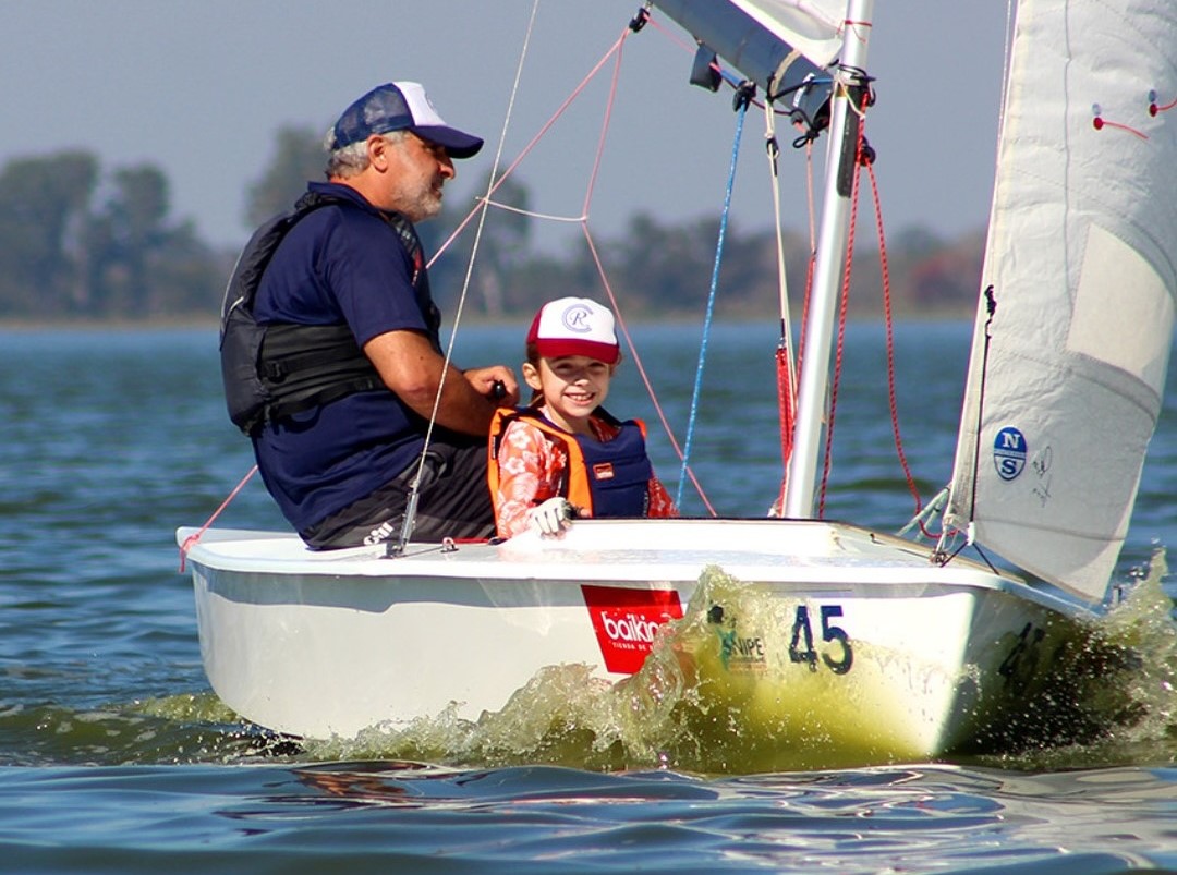 La mítica Vuelta de la Laguna de Chascomús regresó con éxito y coronó a sus campeones tras una emocionante regata